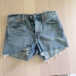 Levi’s wedgie shorts